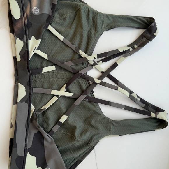lululemon (Energy?) Sports Bra, Medium Support - Picture 3 of 5